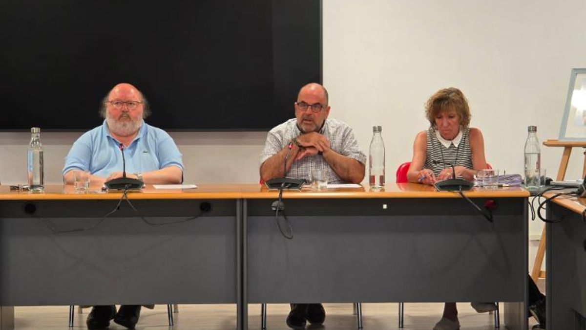 L'alcalde, Arturo Prades i Mercè Orduña, d'esquerra a dreta.