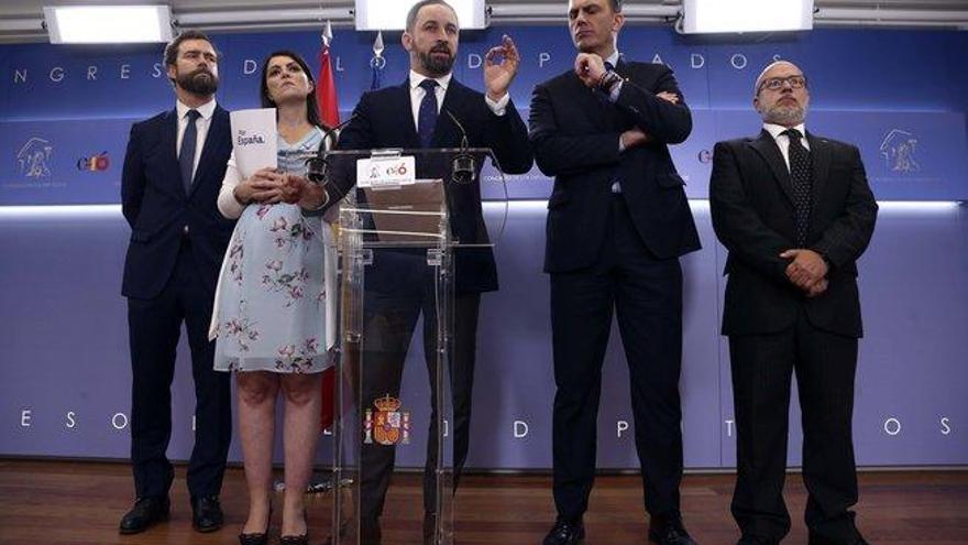 Abascal felicita a Espinosa de los Monteros por la negociación en Murcia