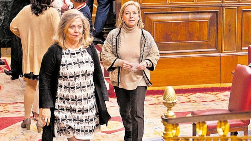 La diputada de CC, Ana Oramas (derecha), esta semana en el Congreso.