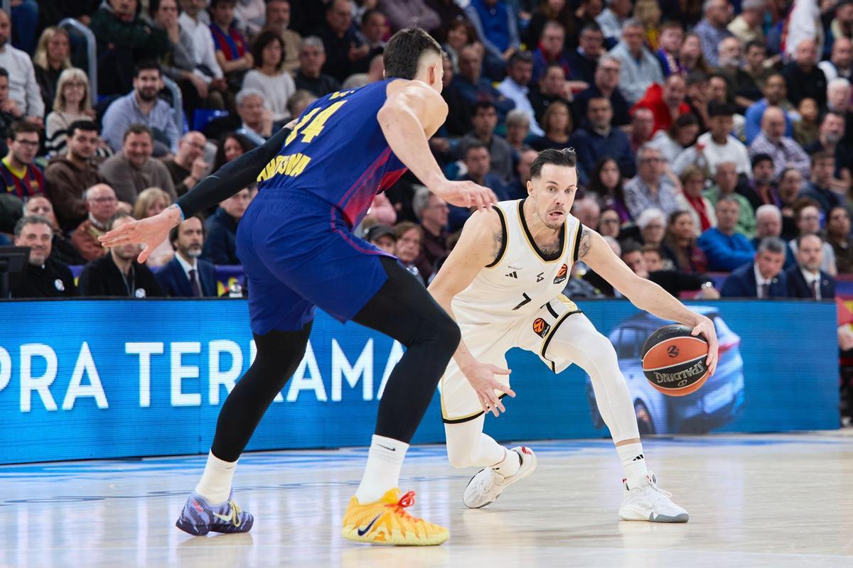 Heurtel fue pitado de manera constante a lo largo del encuentro