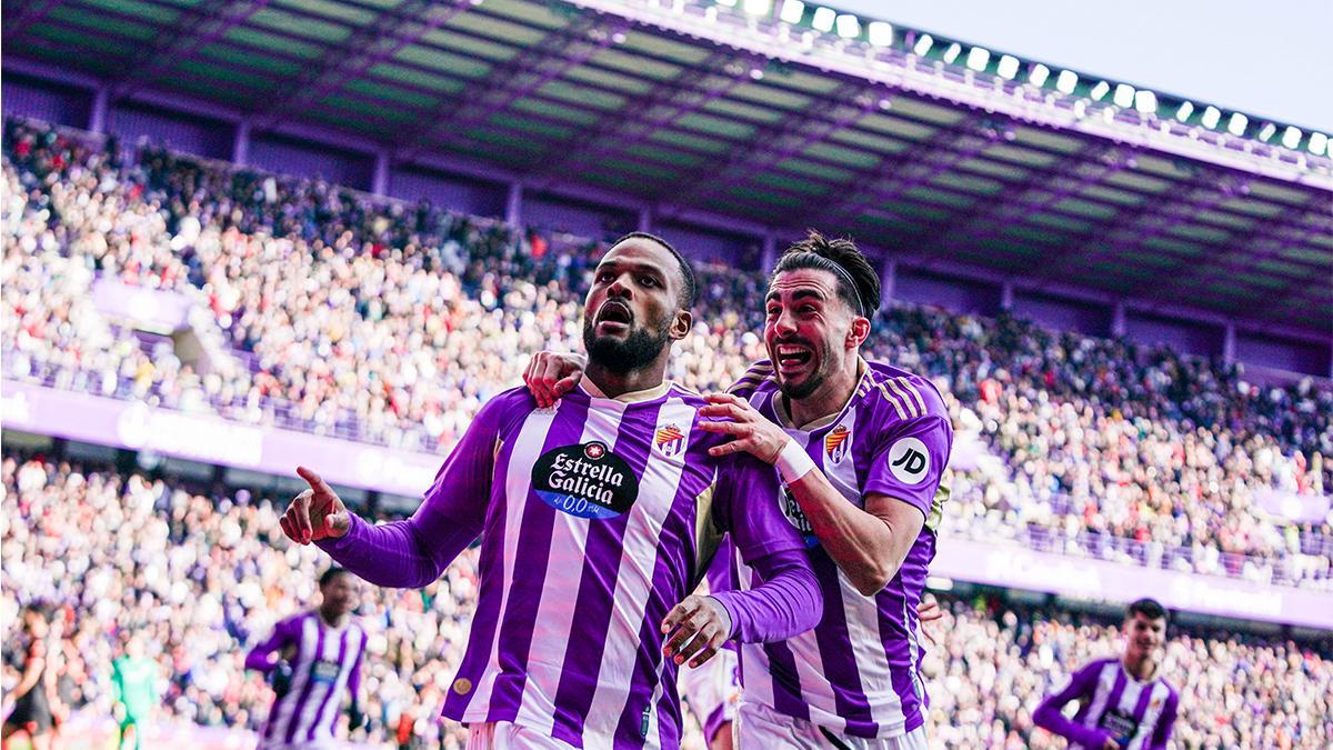 Cyle Larin debutó en el Valladolid con gol