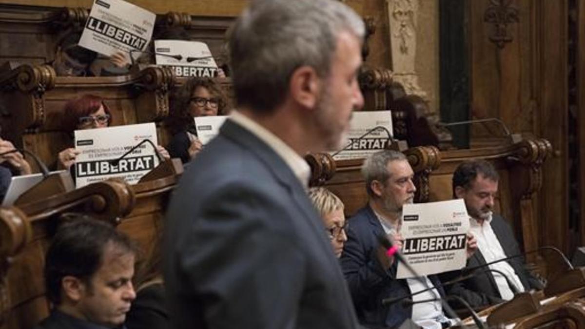 Collboni, en el pleno del Ayuntamiento de Barcelona del día 3 que condenó los encarcelamientos preventivos de ocho 'consellers' cesados.