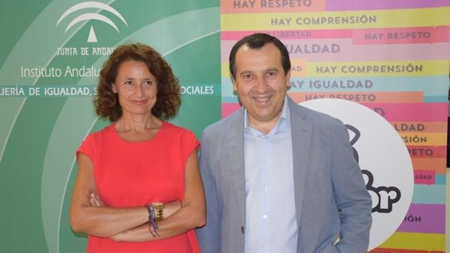 Rosa del Mar Rodríguez y el delegado del Gobierno andaluz  José Luis Ruiz Espejo