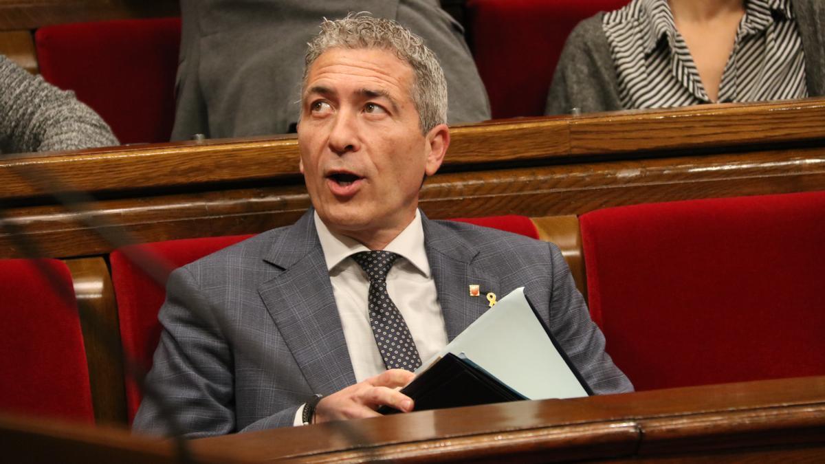 El conseller Josep González-Cambray, durant el ple del Parlament
