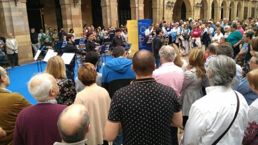 Risas y aplausos en el concierto de la Joven Orquesta de la Unión Europea en Oviedo