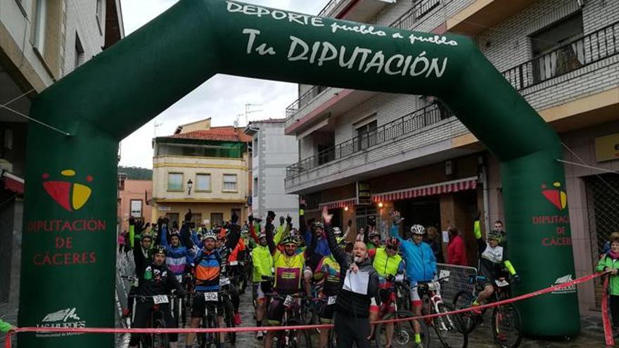 La lluvia da una impronta más sacrificada aún a la Marcha BTT Hurdes