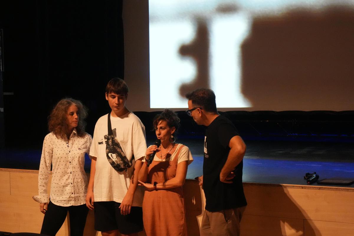 Laura Pérez y Manu, junto a Rosina Herrero, durante el coloquio en Quartmetratges