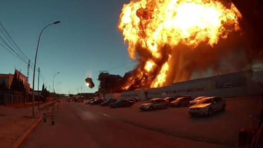 Una reacción química desencadenó el gran incendio de Paterna