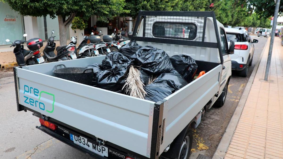 Un vehículo de limpieza de Prezero en Formentera