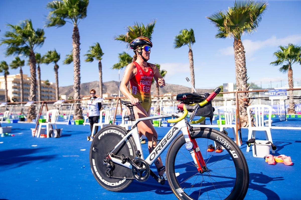 Marta Francés, de volver a aprender a caminar tras un tumor cerebral a conquistar una medalla paralímpica en París.