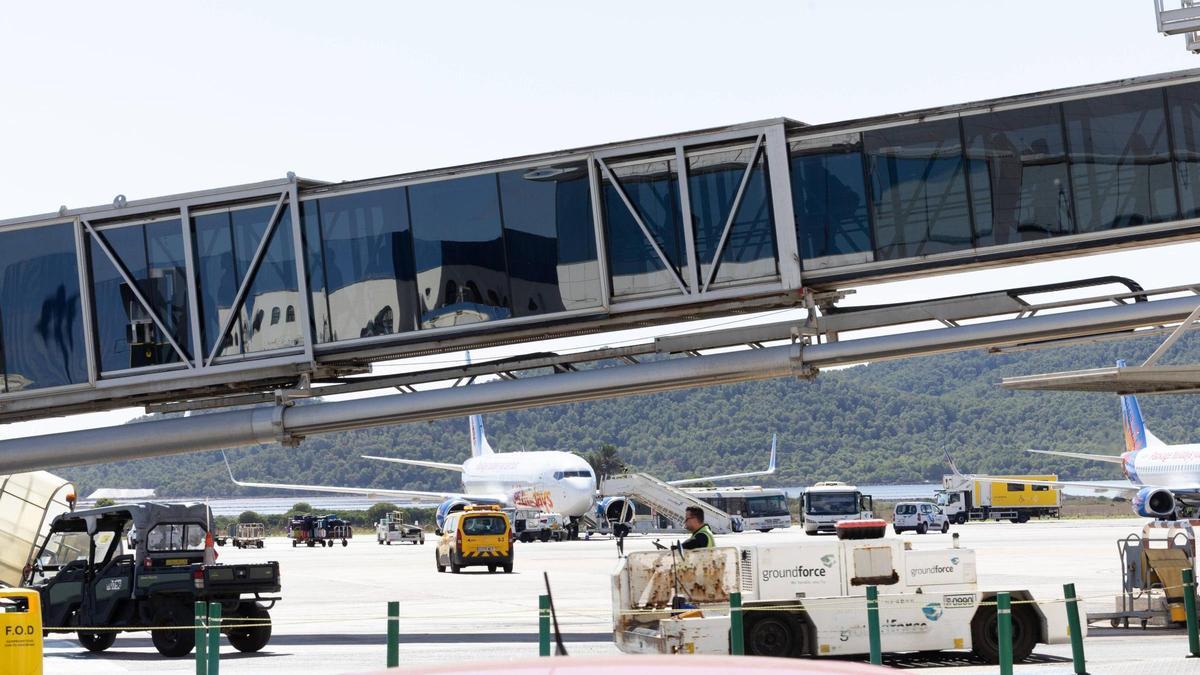 Finger en el aeropuerto de Ibiza.