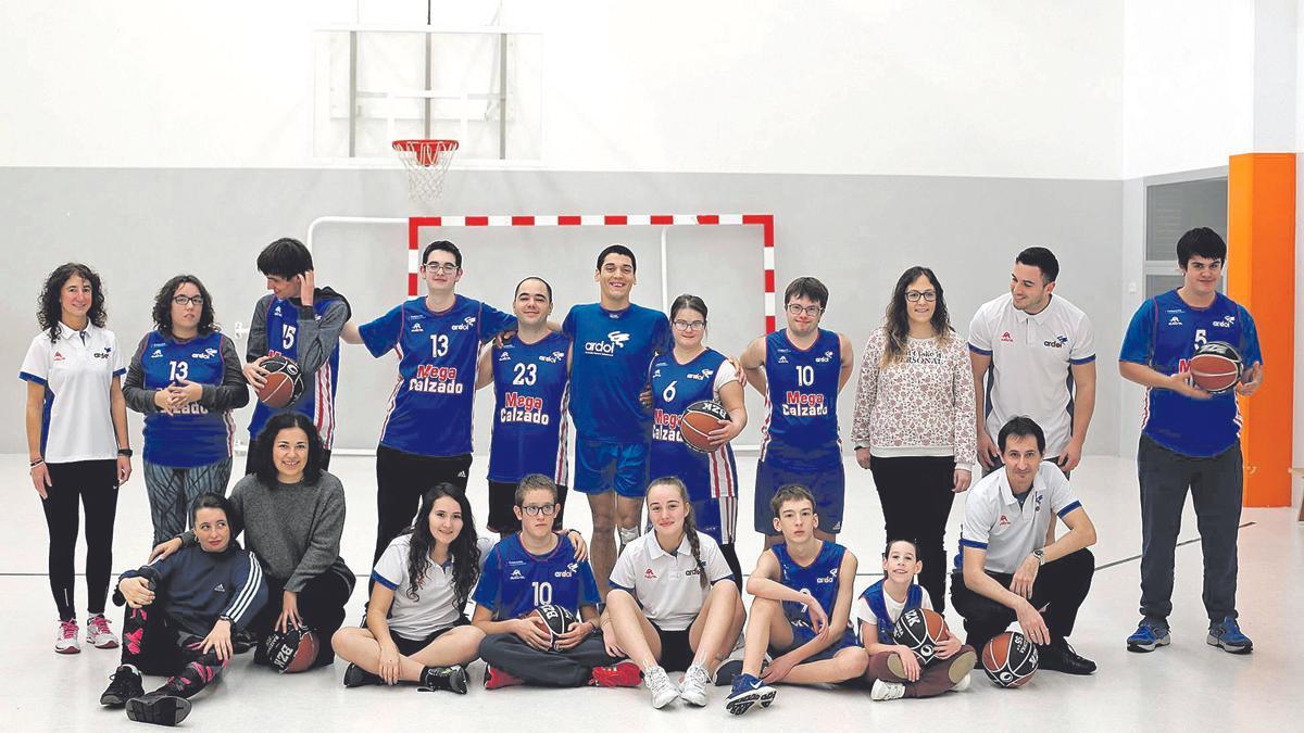 Psicobasket és un equip de bàquet adaptat format per joves entre 7 i 28 anys amb algun tipus de discapacitat intel·lectual