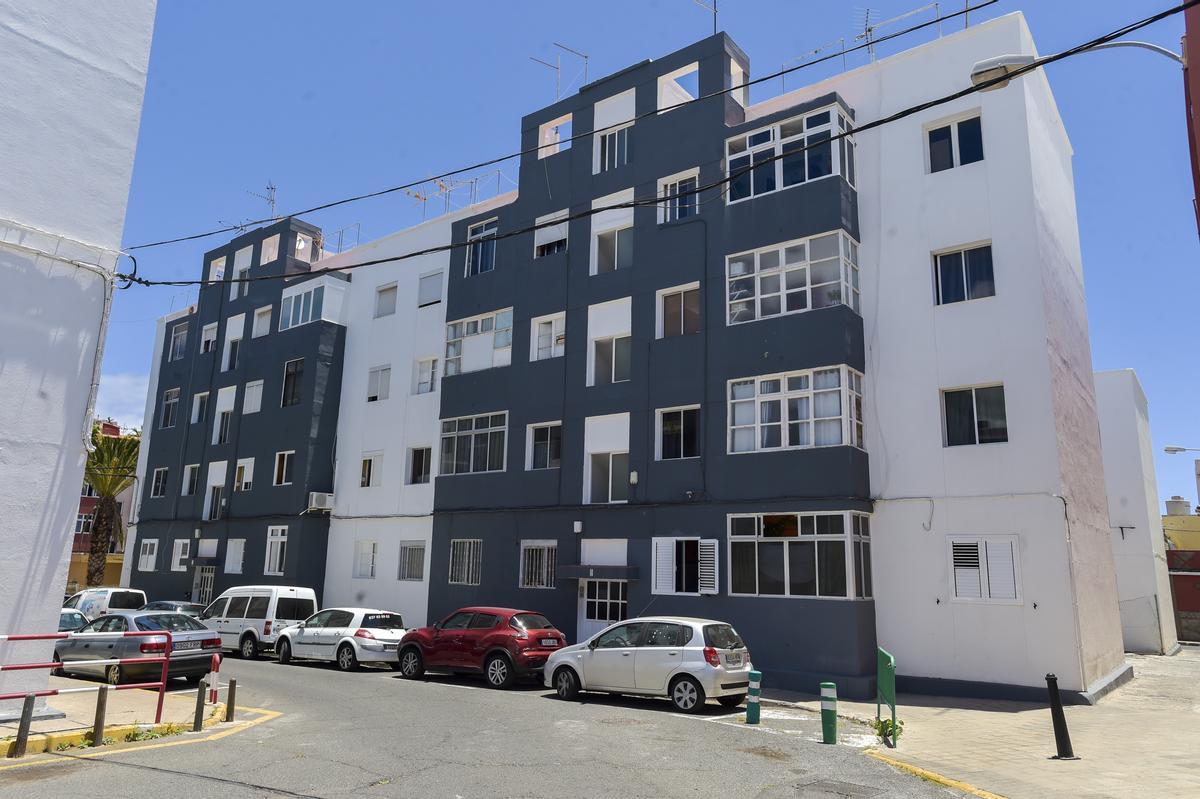 Imagen de archivo de un edificio de viviendas sociales en Vecindario.