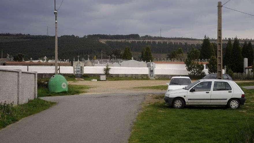 Vista de la entrada al cementerio de Soutelo de Montes.  // Bernabé/Javier Lalin