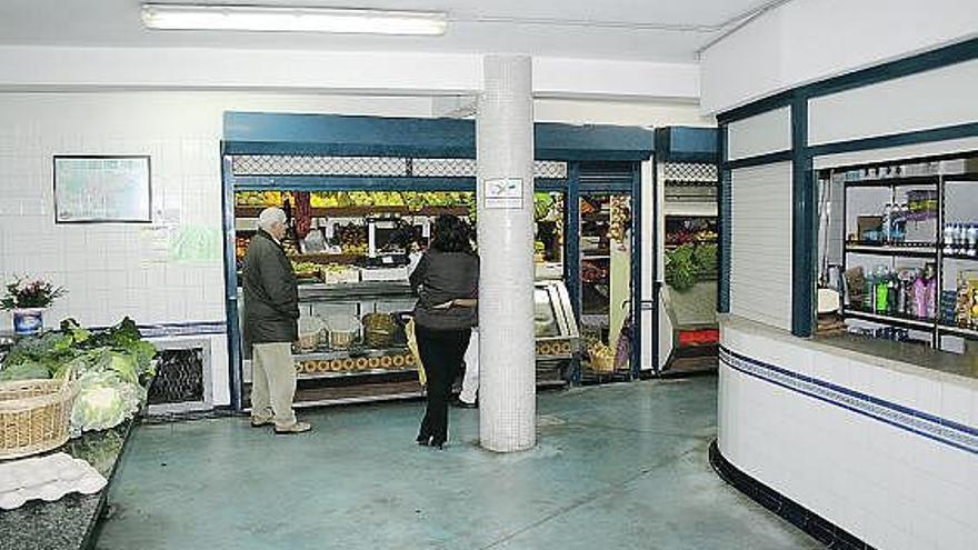 Interior de la plaza de abastos de Candás.