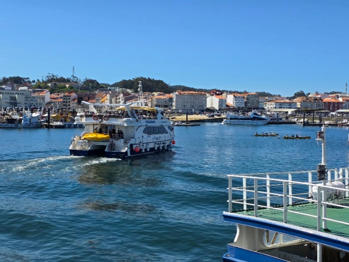 Los catamaranes de O Grove fueron uno de los grandes atractivos del Viernes Santo.