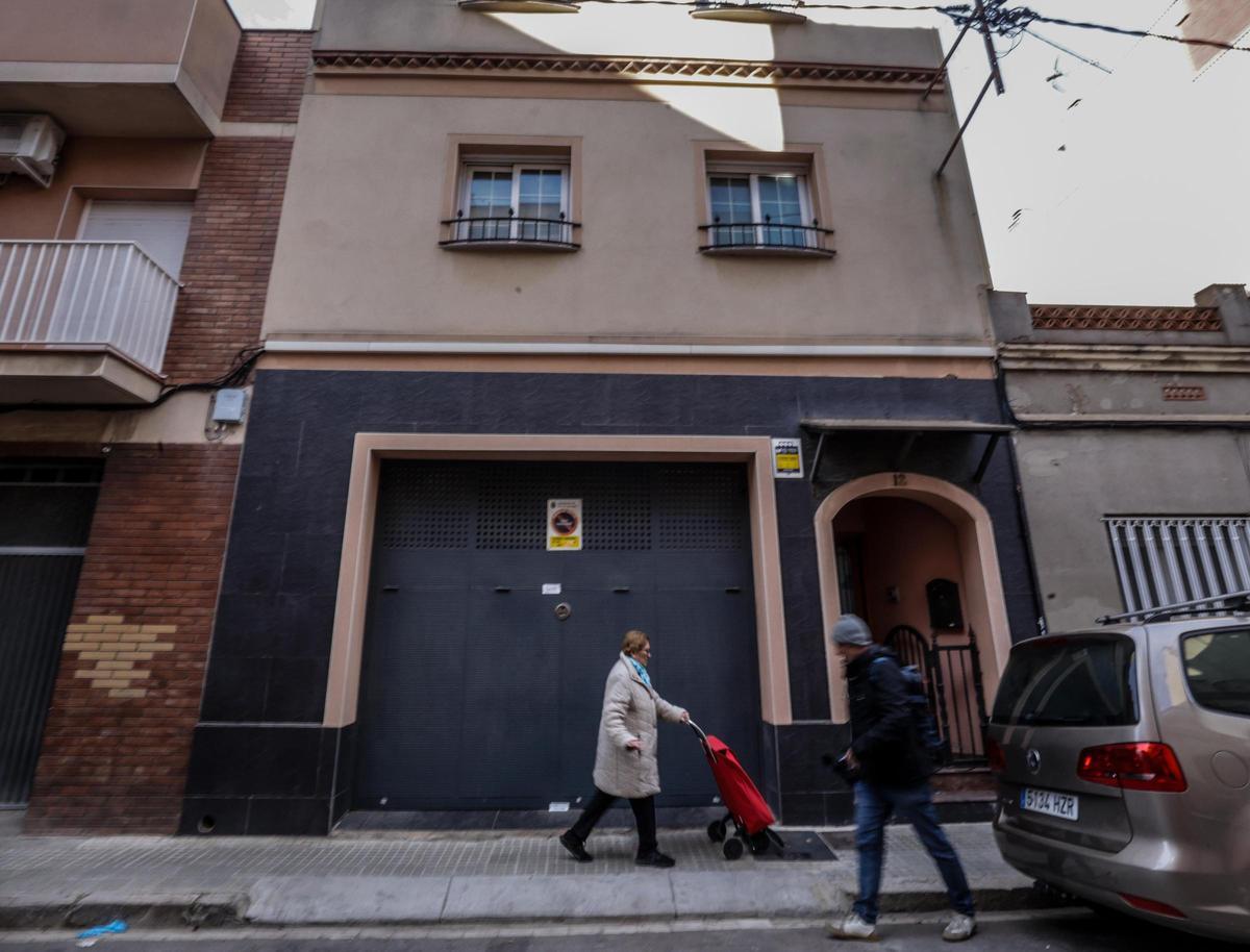 Un hombre mata a su mujer y a sus dos hijos menores en El Prat y luego se suicida