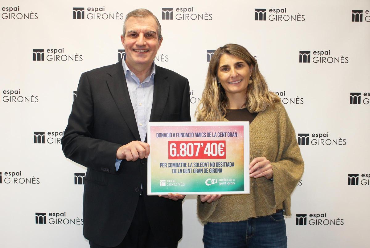 L'entrega dels diners recaptats.