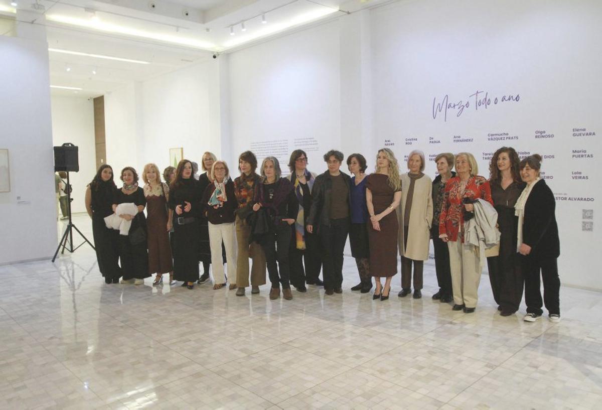 Artistas que participan en la muestra y la concejala de Política Social. | IÑAKI OSORIO