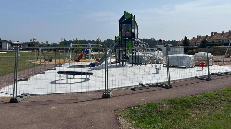 Un vecino reclama paralizar las obras de ampliación del parque infantil de La Fresneda por la altura del tobogán y los ruidos de los niños: "Se vulnera mi intimidad"