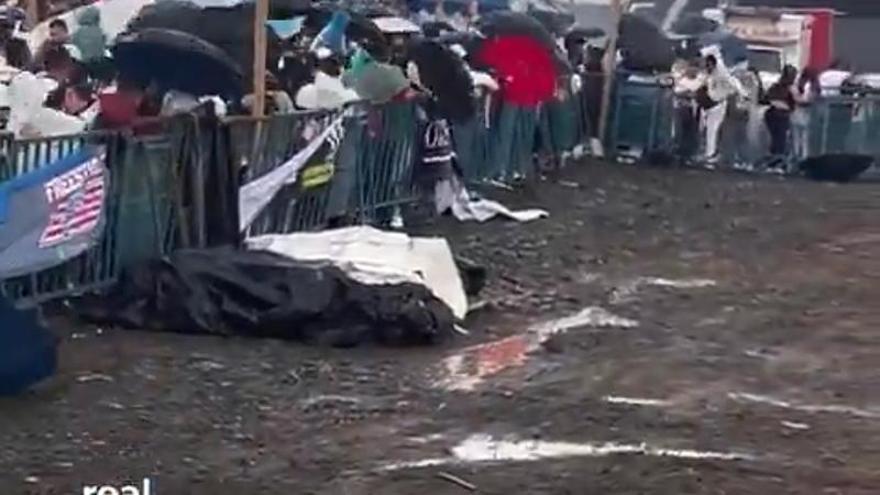 Terrible accidente de un Monster Truck: ¡Pierde el control y se va contra el público!
