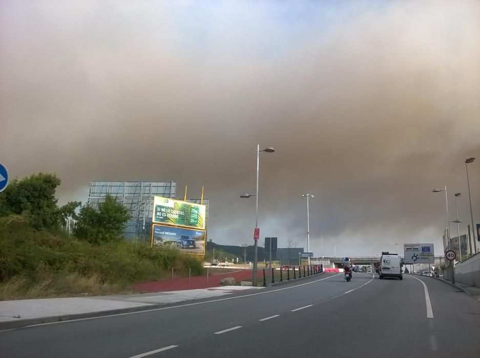 Una nube de humo envuelve Vigo, Pontevedra y O Morrazo