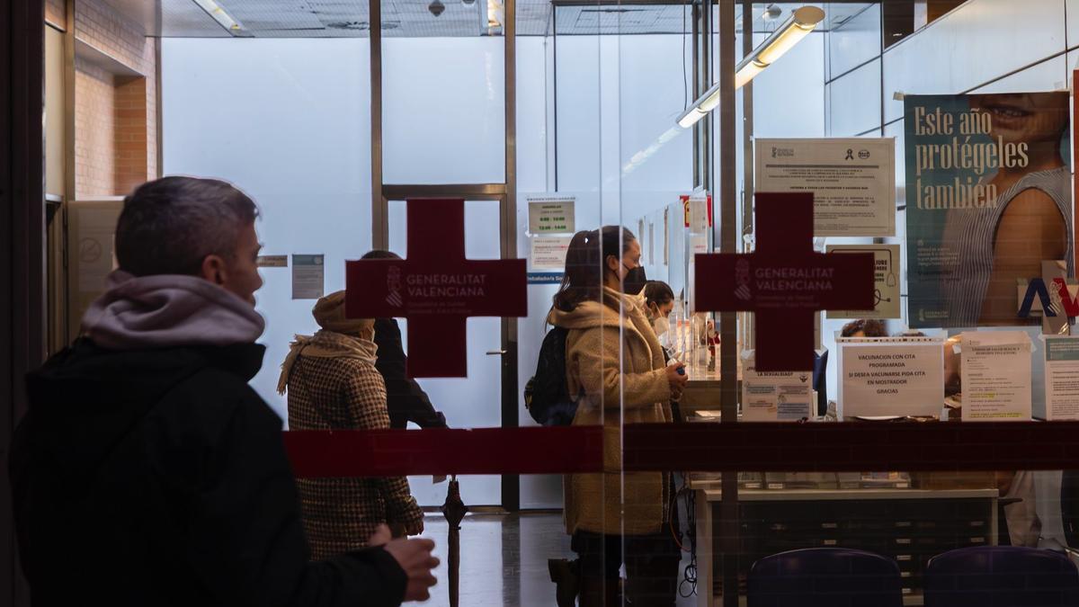 Imagen de recurso de saturación de los centros de salud por la actual epidemia de gripe.