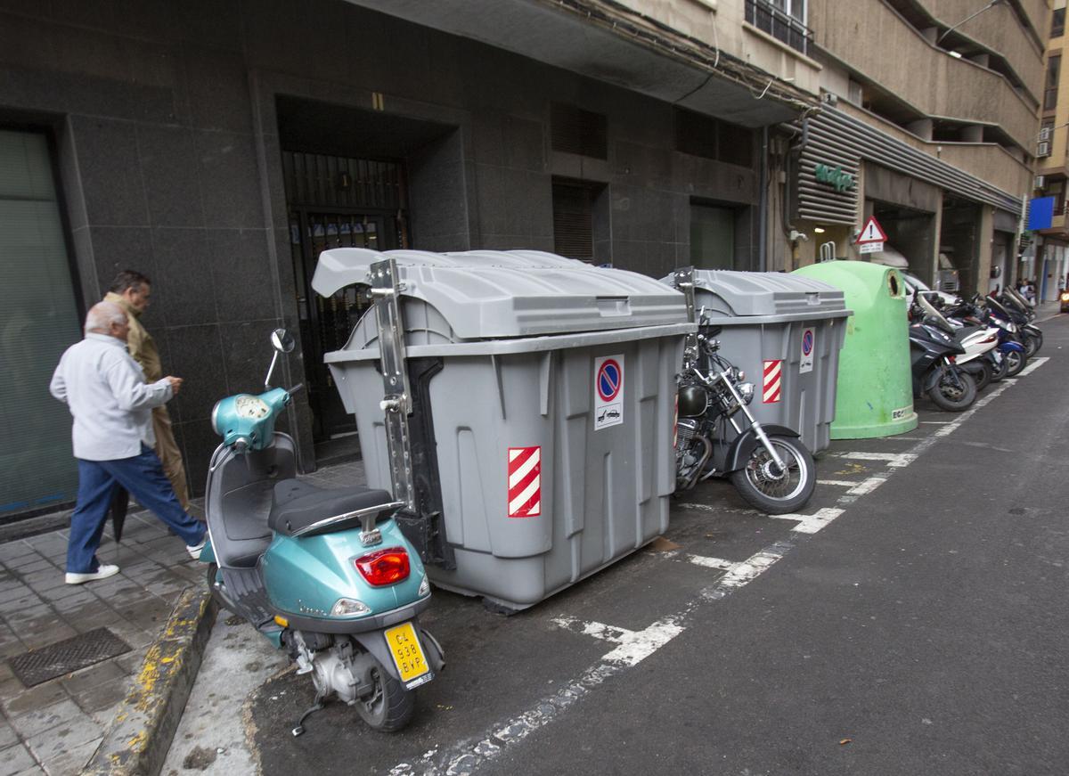 No todas las plazas se pueden ocupar, según denunciaban recientemente conductores de motocicletas