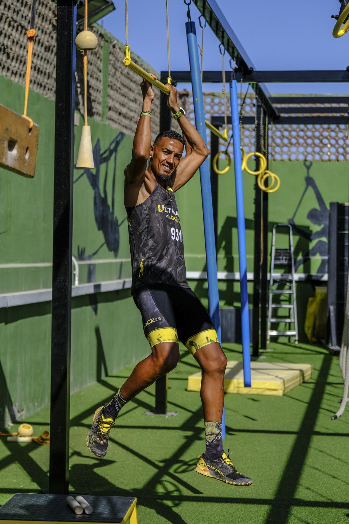 El atleta de obstáculos Azmán Mesaud