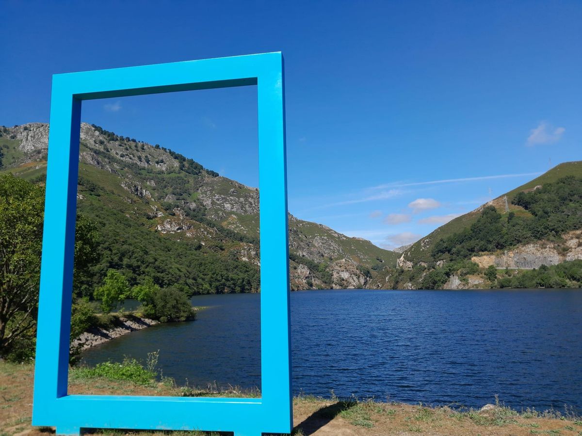 La zona del espigón del embalse de Rioseco, desde la que parte el nuevo parque.