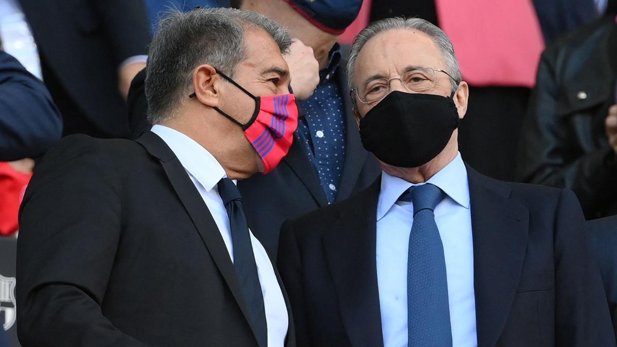 Joan Laporta y Florentino Pérez, presidentes del Barça y el Real Madrid, durante el clásico del Camp Nou