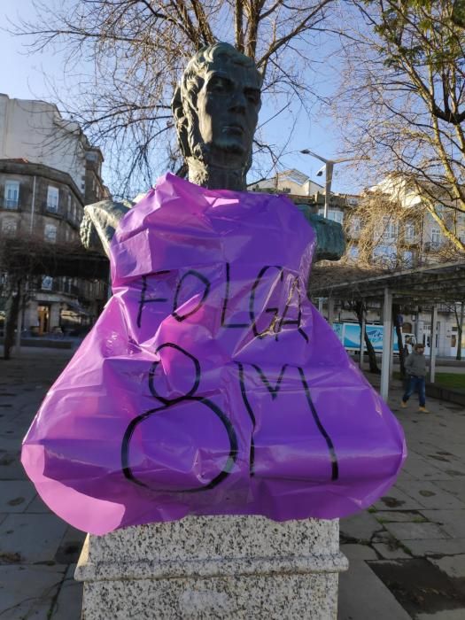 La jornada de reivindicaciones feministas en la comunidad gallega. Las mujeres salen a la calle para reclamar igualdad de género y medidas contra la brecha laboral y salarial.