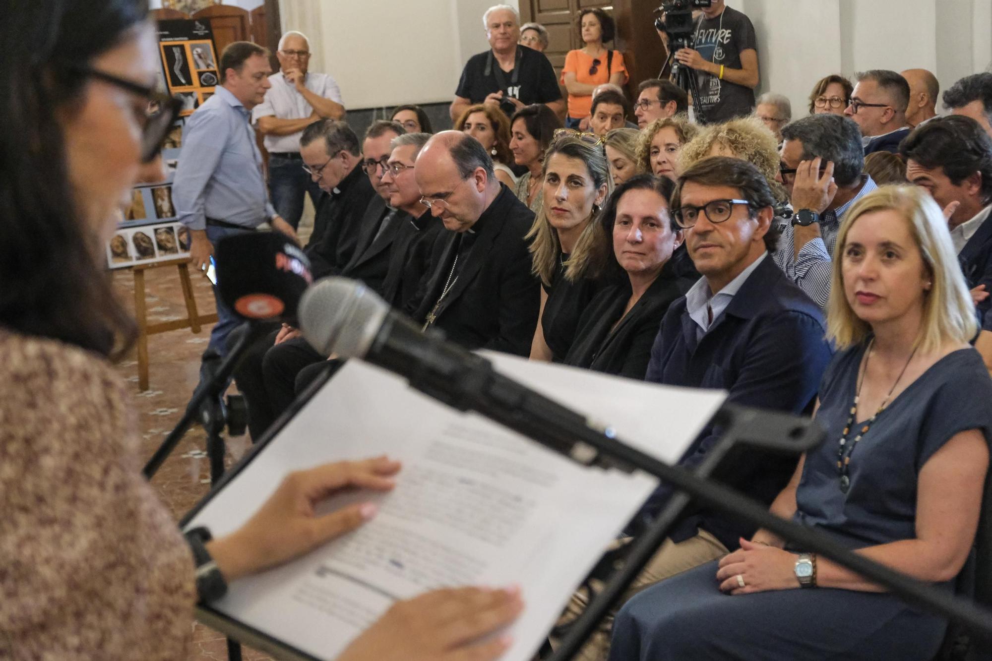 Así ha sido la presentación y bendición del restaurado Cristo de la Vida de Crevillent