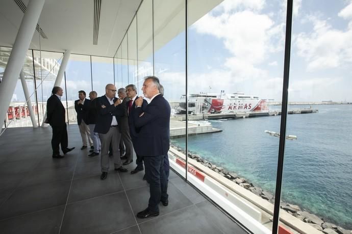 12.09.19. Las Palmas de Gran Canaria. Nueva terminal de la Naviera Armas en el Puerto de Las Palmas. El presidente de Canarias recorre el nuevo edificio terminal y el catamarán Volcán de Tagoro acompañado por Antonio Armas Fernández. Foto Quique Curbelo  | 12/09/2019 | Fotógrafo: Quique Curbelo