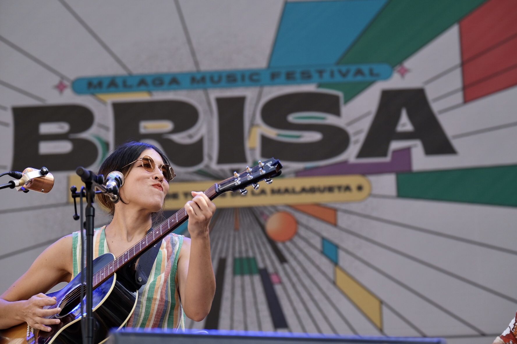 Anni B Sweet, sobre el escenario del Brisa Festival.