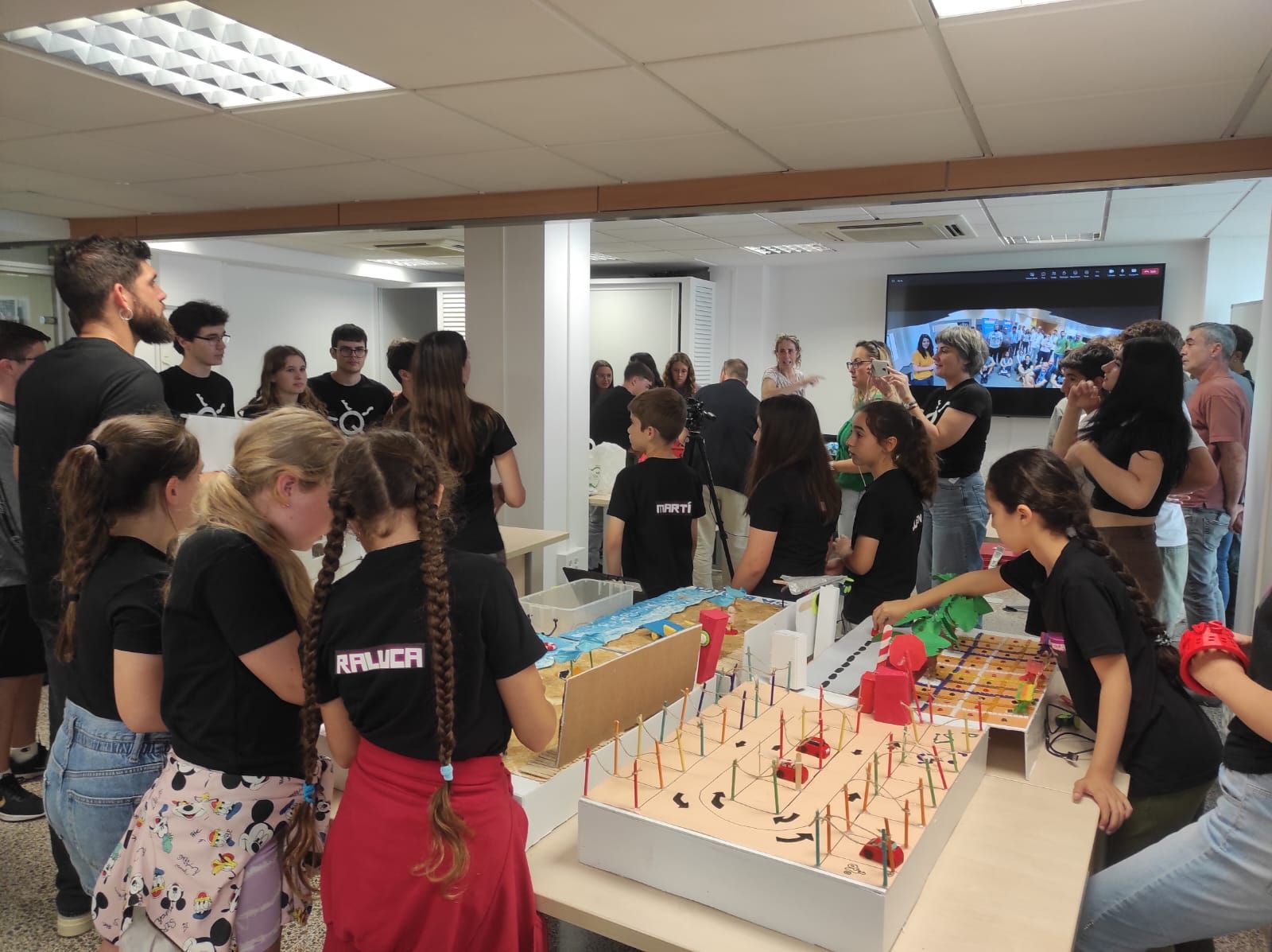Galería del festival de robótica Retotech para centros educativos de Ibiza