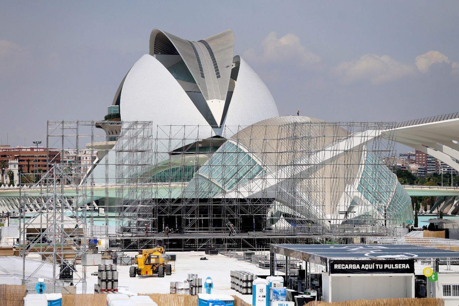 La Ciudad de las Artes y las Ciencias se prepara para el Festival de les Arts