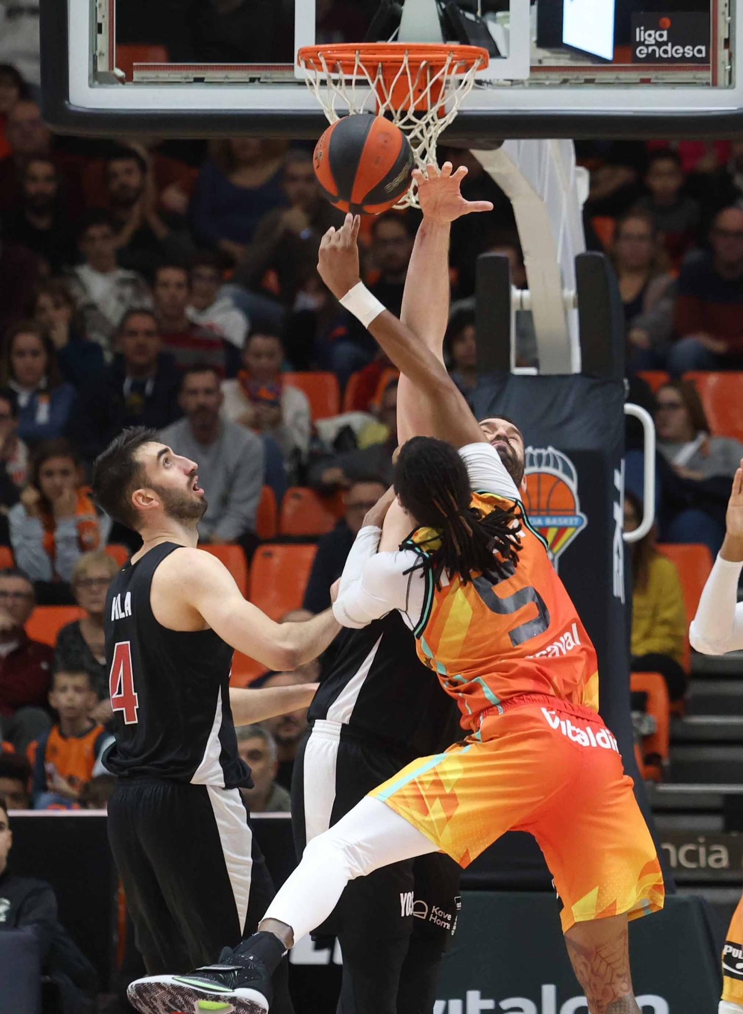 Las mejores imágenes del Valencia Basket - Girona Basketball