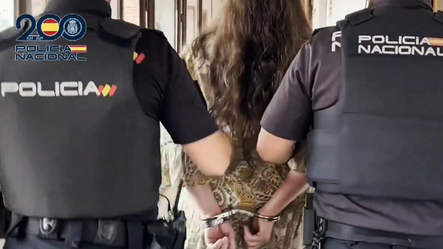 Una mujer detenida por el asesinato del hermano de Begoña Villacís con varios disparos de escopeta