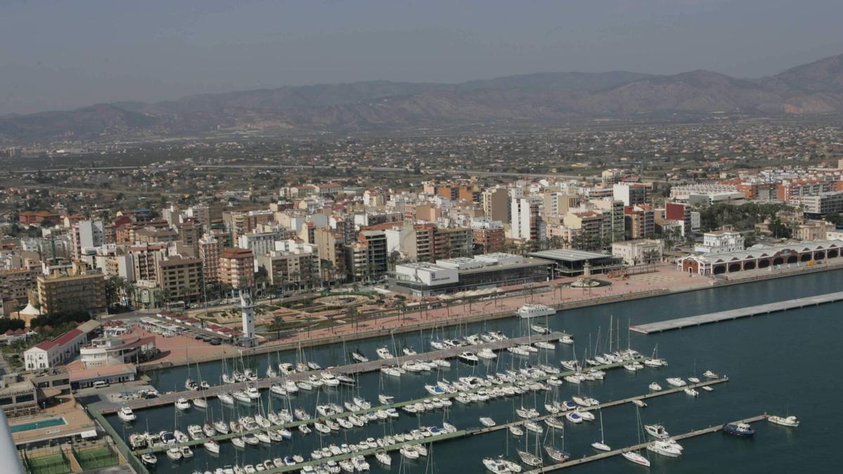 Vista aera del puerto deportivo de Castelló.