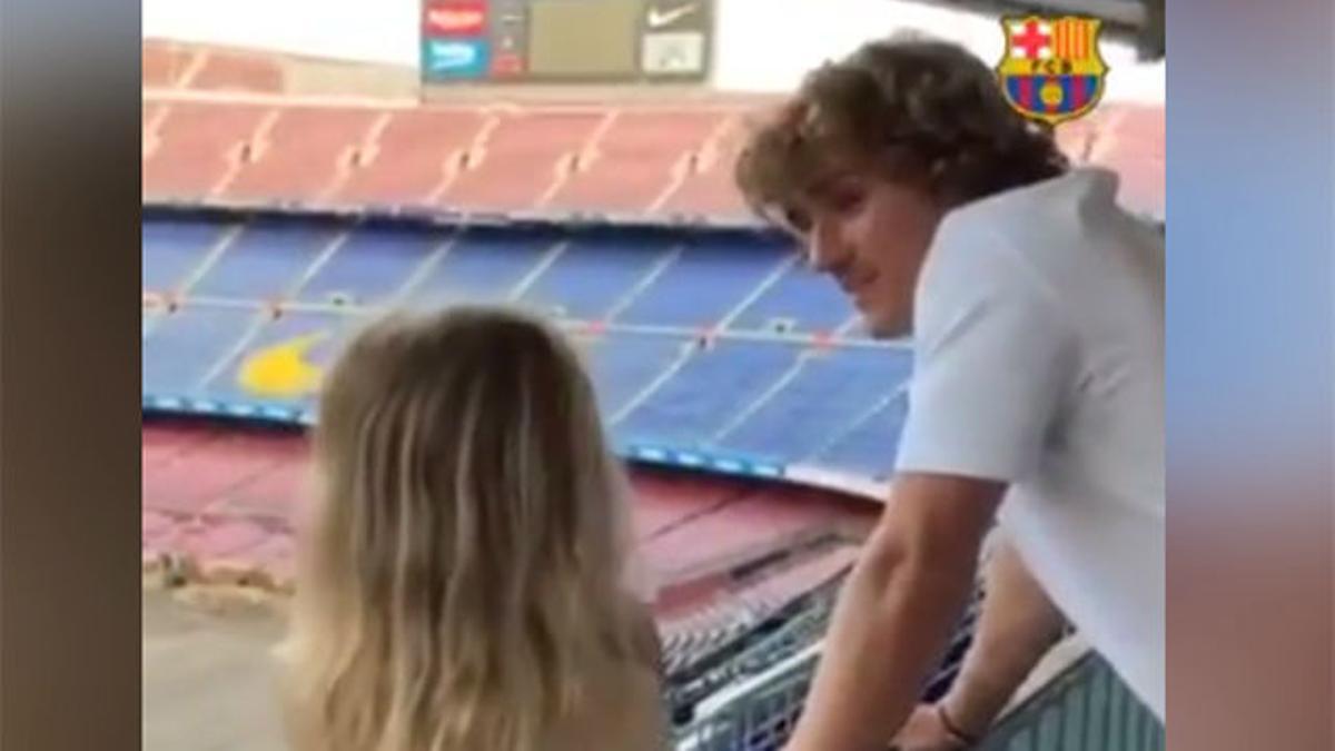 El emotivo momento en el que la hija de Griezmann conoció el Camp Nou