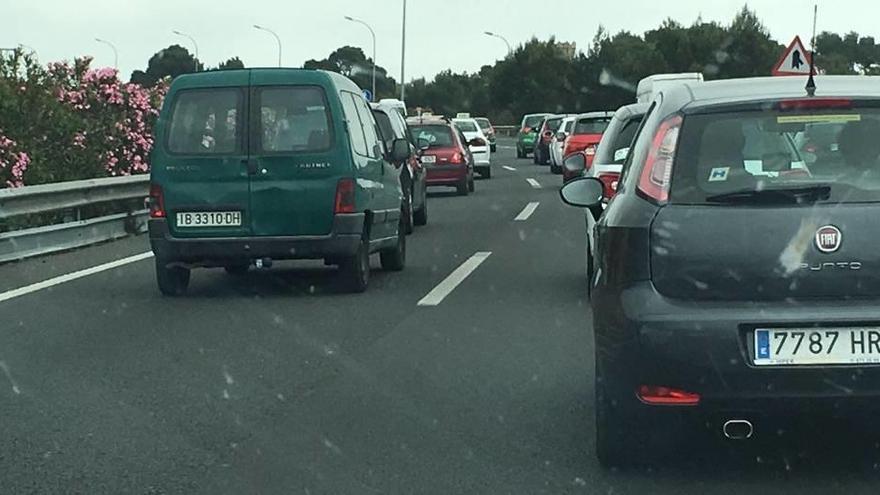 Colapso en el enlace con la autopista de Andratx