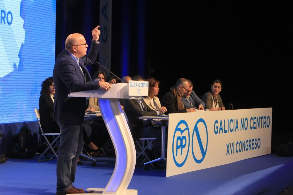 El PPdeG aclama a Feijóo en su congreso en Ourense