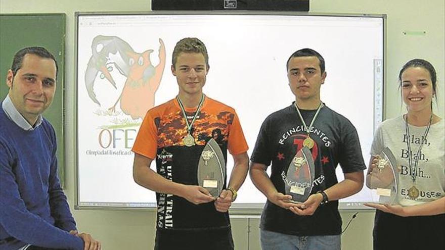 Premio para tres alumnos de Navaconcejo en las IV Olimpiadas Filosóficas