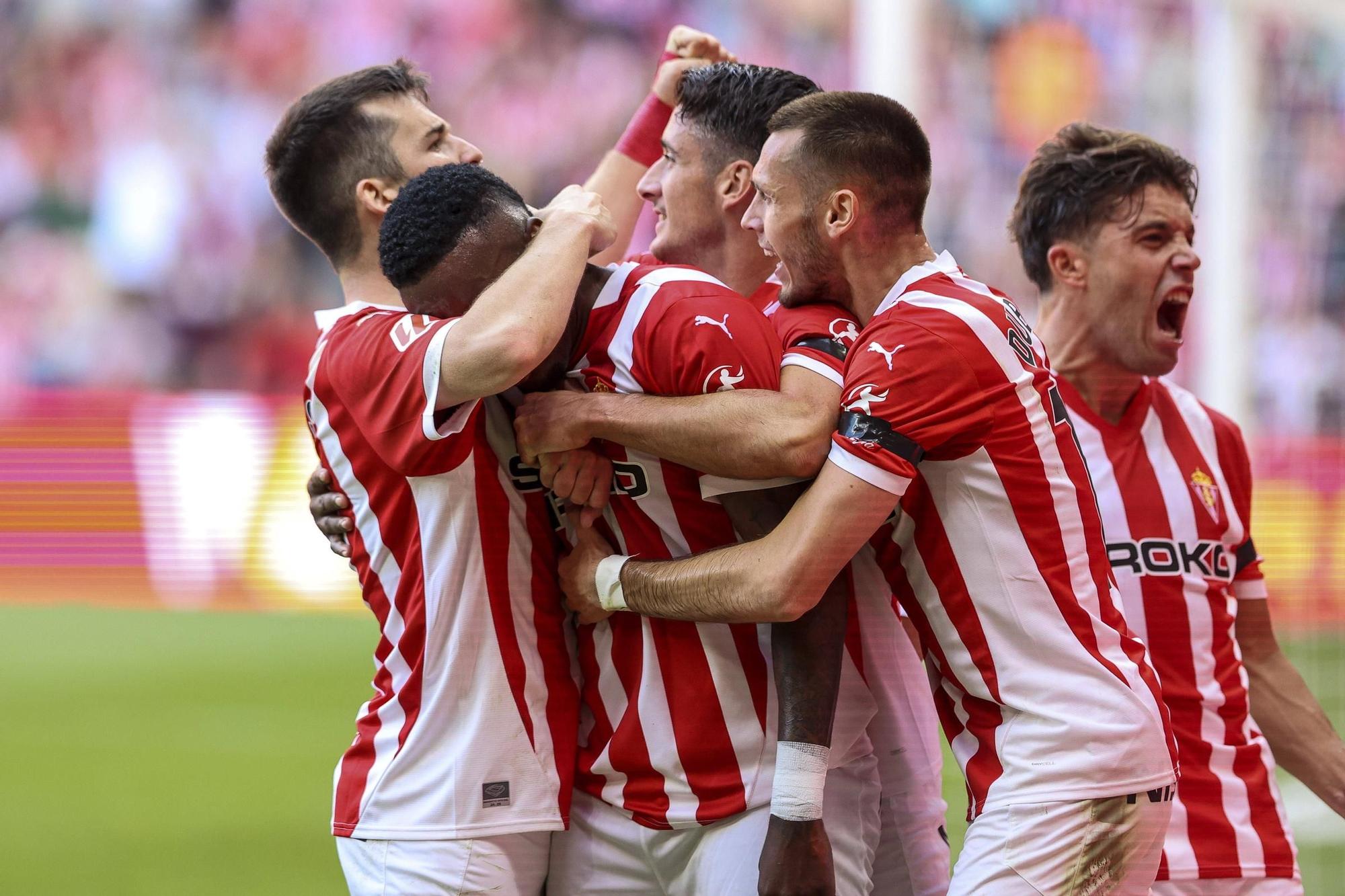 Derbi asturiano: las imágenes del partido entre el Sporting y el Oviedo en El Molinón