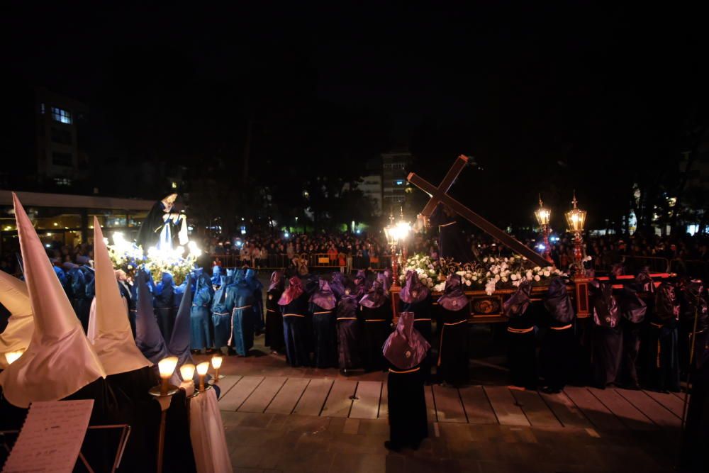 La plaza Castelar volvió a acoger el emotivo Encuentro de la Santa Mujer Verónica y Nuestro Padre Jesús Nazareno