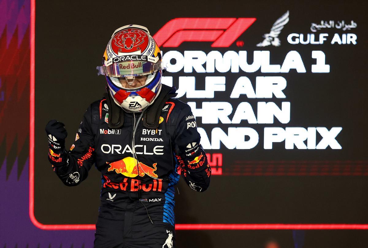 Sakhir (Bahrain), 02/03/2024.- Red Bull Racing driver Max Verstappen of Netherlands celebrates after winning the Formula One Bahrain Grand Prix, at Bahrain International Circuit in Sakhir, Bahrain, 02 March 2024. (Fórmula Uno, Bahrein, Países Bajos; Holanda) EFE/EPA/ALI HAIDER