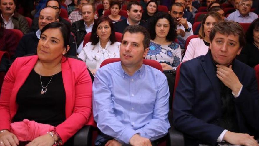 Ana Sánchez, Luis Tudanca y Carlos Martínez, en el Consejo de Alcaldes.