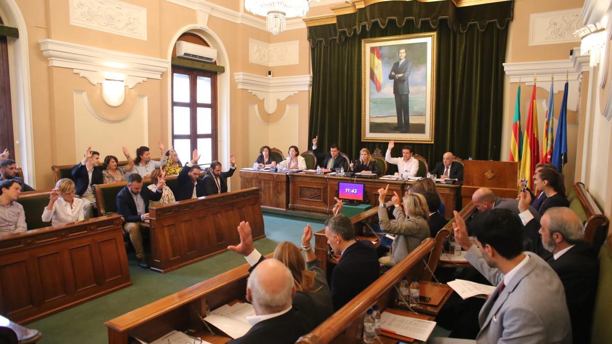 Imagen de un pleno municipal en Castelló antes de la pandemia.