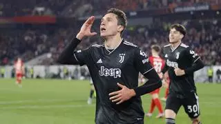 La Juve manda a Chiesa a la grada